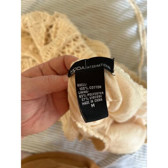 Moda International Cream Crochet Halter Dress Size M - Picture 5 of 7